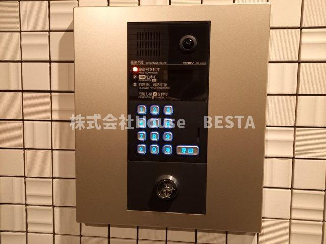 ファーストフィオーレ神戸元町ディモーラのエントランス