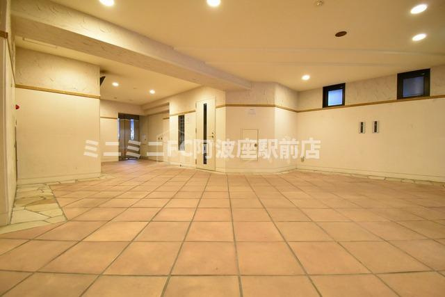 アスリート本町西のロビー