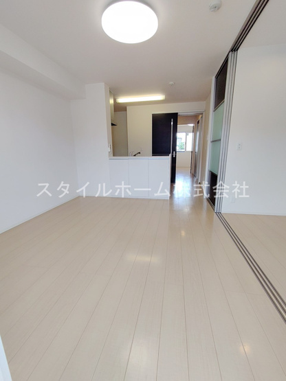 【居間・リビング】 | Ｂｅｌｌ　Ｓｉｌｋ | 別部屋写真です。