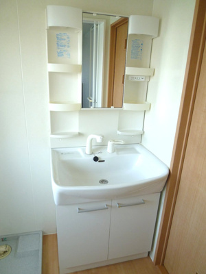 【洗面所】 | フレスカⅡ（D-ROOM） | 毎日の身支度に便利な独立洗面台♪