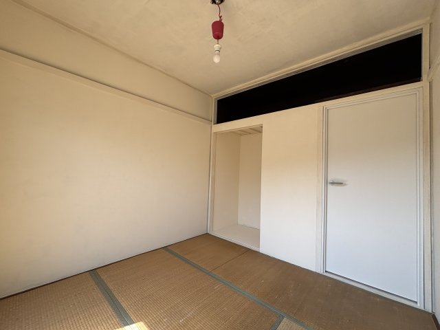 南側の和室です