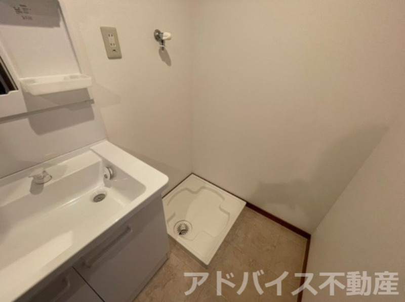 八女郡広川町大字一條のアパートの洗面所