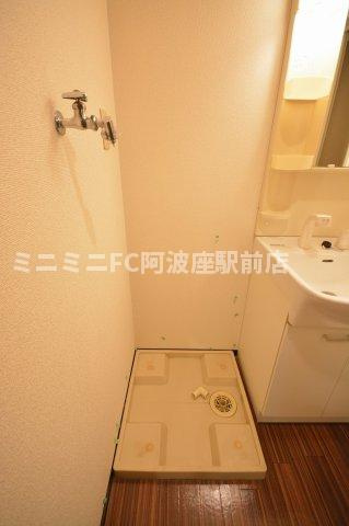 インペリアル靭本町の洗面所