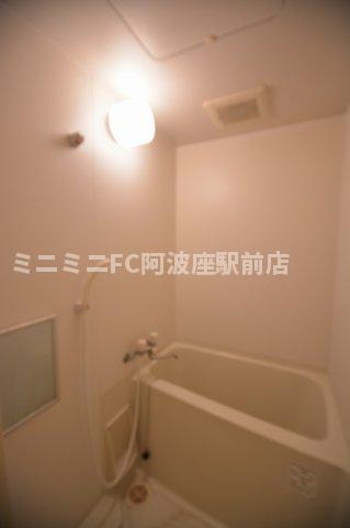 インペリアル靭本町の浴室