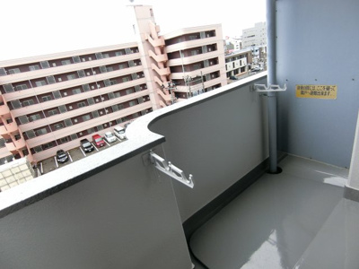 【バルコニー】 | クレール小林 | ５階のお部屋で洗濯物もたくさん干せます。