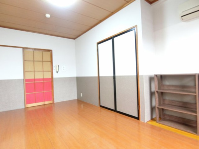 【居間・リビング】 | クレール小林 | ８帖の洋室です。