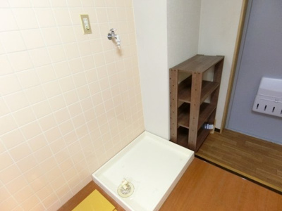 【設備】 | クレール小林 | 室内洗濯機置き場には排水パン付き。