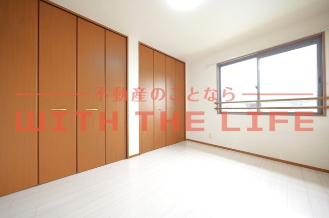 アパルトマントＮＦＢ　A棟【10，000円キャッシュバック対象物件】の洋室|広々とした洋室です