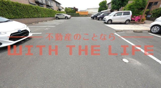 アパルトマントＮＦＢ　A棟【10，000円キャッシュバック対象物件】の駐車場|駐車場があります