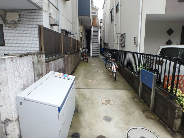 シャンブル日吉のエントランス