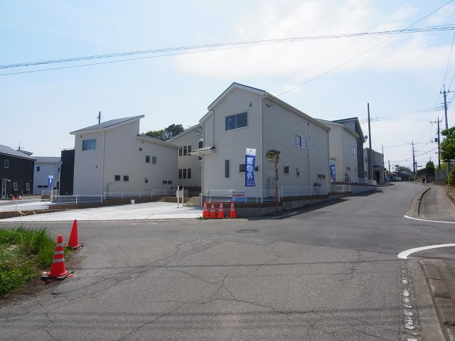 新築　榛東村新井第1　クリエートの家　8号棟の前面道路含む現地写真|東側道路5.06ｍ