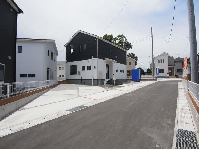 新築　榛東村新井第1　クリエートの家　5号棟の前面道路含む現地写真|位置指定道路4.51ｍ