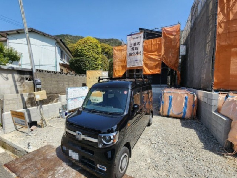ーSUN COURT－サンコートー小倉北区妙見町　【小倉北区　新築戸建て】の駐車場|現地撮影　2023,4,10　　　ーSUN COURT－サンコートー小倉北区妙見町　【小倉北区　新築戸建て】