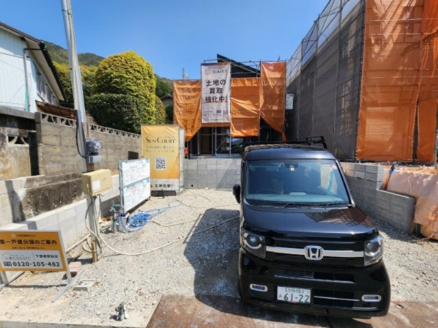 ーSUN COURT－サンコートー小倉北区妙見町　【小倉北区　新築戸建て】の駐車場|現地撮影　2023,4,10　　　ーSUN COURT－サンコートー小倉北区妙見町　【小倉北区　新築戸建て】