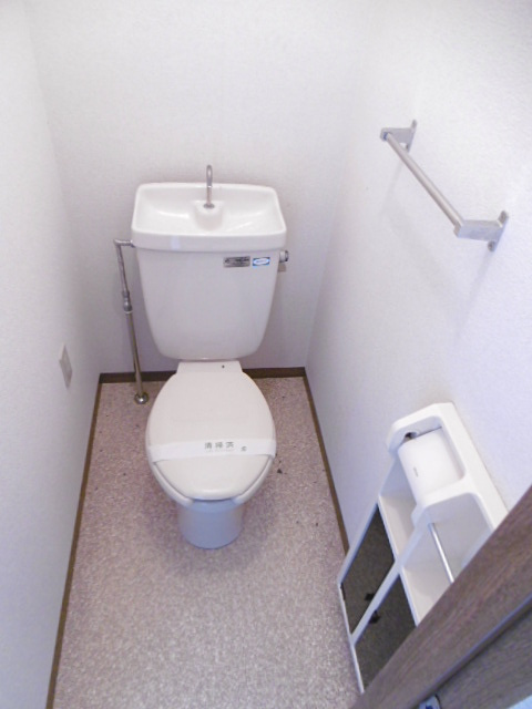 パピオン津福【10,000円キャッシュバック対象物件】のトイレ|コンパクトで使いやすいトイレです