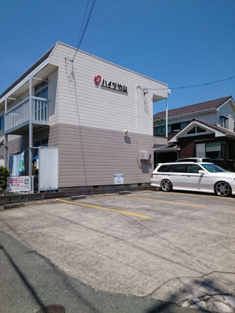 ハイツ竹山の駐車場