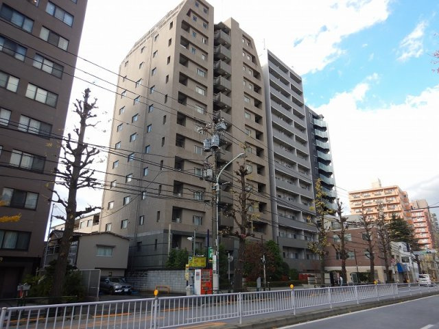 コスモ本駒込ロイヤルステージの外観