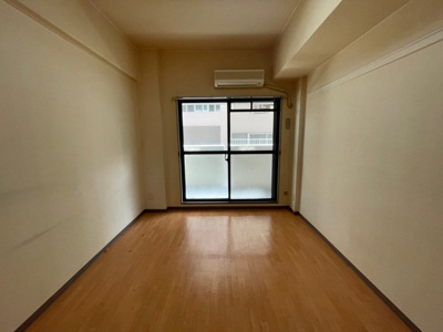 【洋室】 | ジョイフル出屋敷