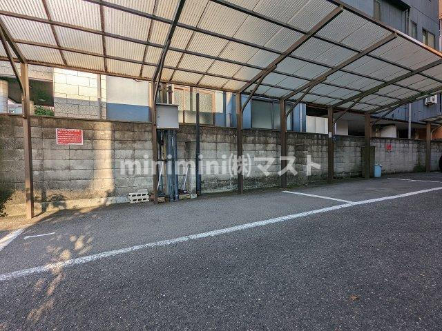 プリオール舟橋の駐車場