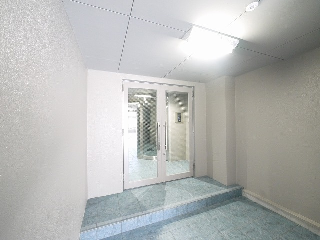 リベルラのエントランス|オートロック付でセキュリティー面も安心ですよ。