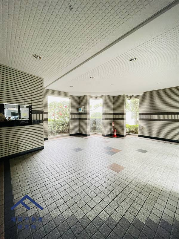ロワールマンション山王公園南のエントランス