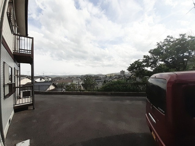 【駐車場】 | プリムローズのぎＢ