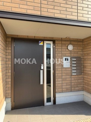 【エントランス】 | ルボ マノアール | 毎日通るエントランスはこのようになっています