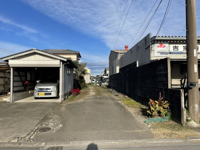大字赤江　売地の前面道路含む現地写真