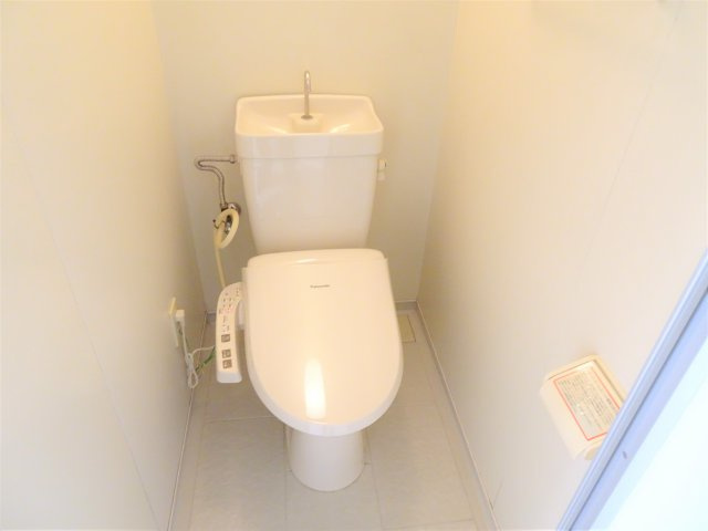 説田ビルのトイレ