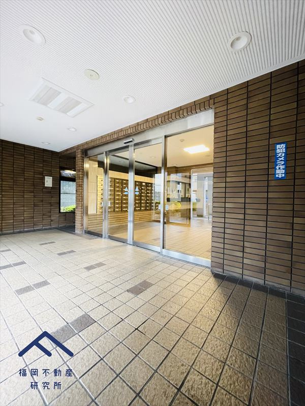 メヌエット前原駅前のエントランス