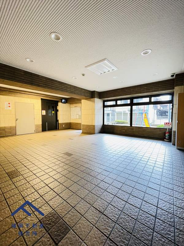 メヌエット前原駅前のエントランス