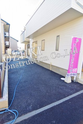 【2号棟】越谷市東越谷新築戸建て　全3棟の駐車場