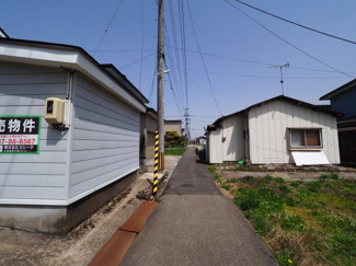 【前面道路含む現地写真】