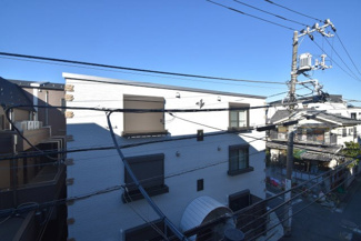 【展望】 | 眼前に広がる空の雄大さと、このお部屋の自慢の一つである「眺望」をご覧ください。毎日、この景色を独り占めできる新生活に夢が広がります。～即日のご見学可能～　お問合せはお気軽にどうぞ。