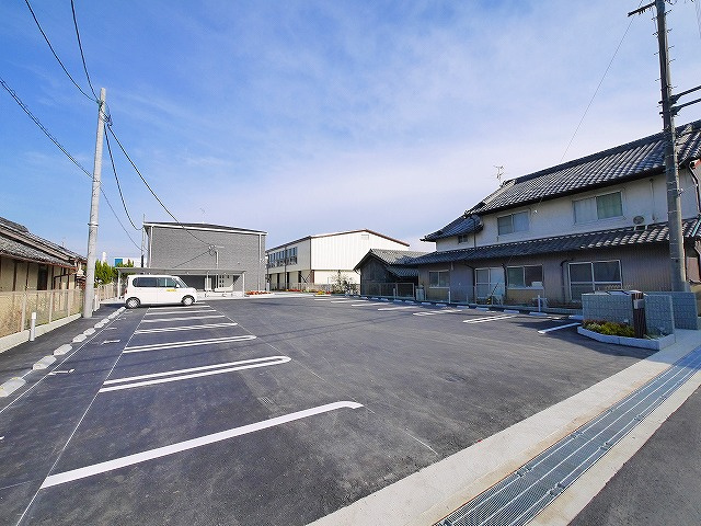 マリオ今国府町Aの駐車場|駐車場です