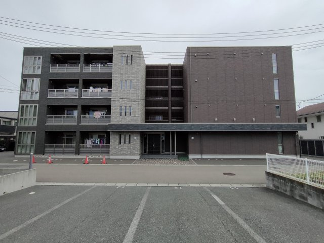 ラ・ペルラ下北沢