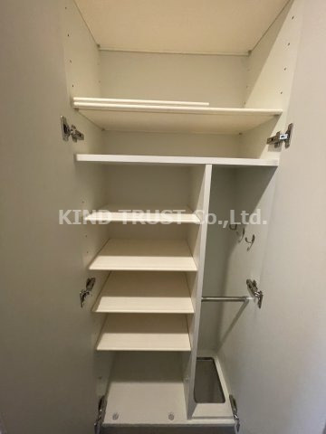 プレサンス南森町駅前の玄関