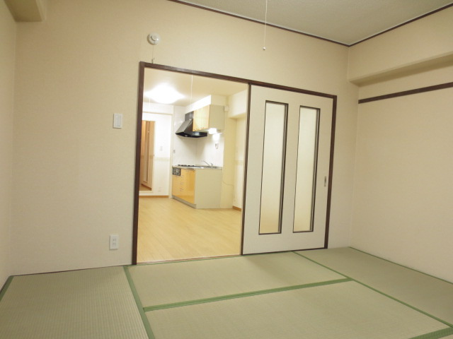 シャルレ1番館の和室