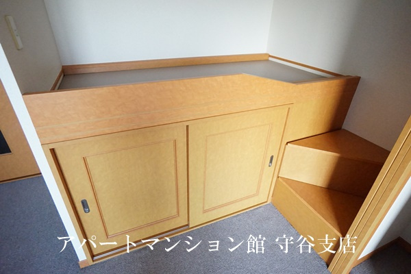 レオパレス薬師台の寝室