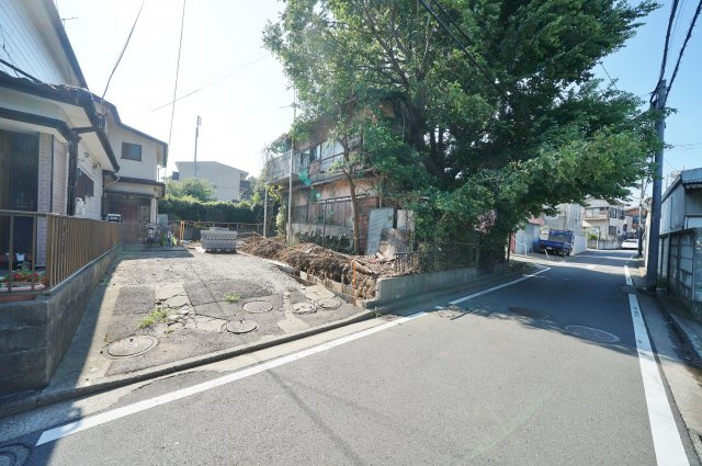 【横浜市瀬谷区宮沢１丁目60-9新築戸建て】★仲介手数料無料★（原小学校・原中学校）の前面道路含む現地写真