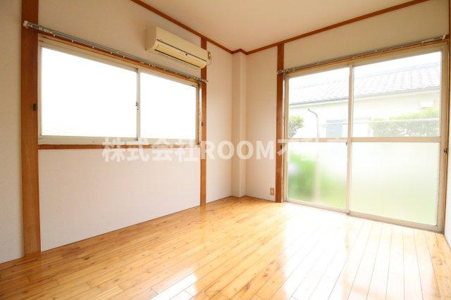 日昇コーポラスⅡの居間・リビング|使いやすい居間です