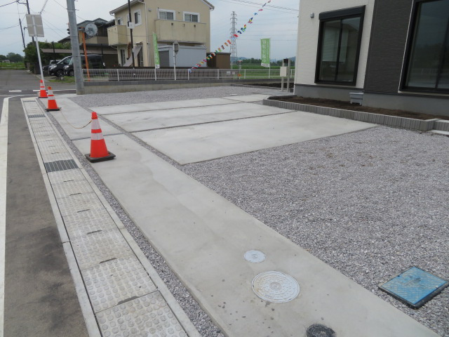 高崎市第３吉井町長根（全6棟）1号棟の駐車場