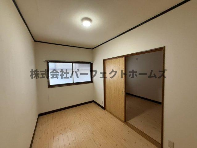 津田東町1丁目戸建　賃貸の洋室|広々とした洋室です