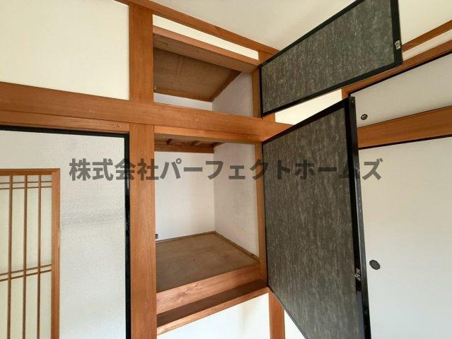 津田東町1丁目戸建　賃貸の収納|大きなスペースがあり、収納には困りません