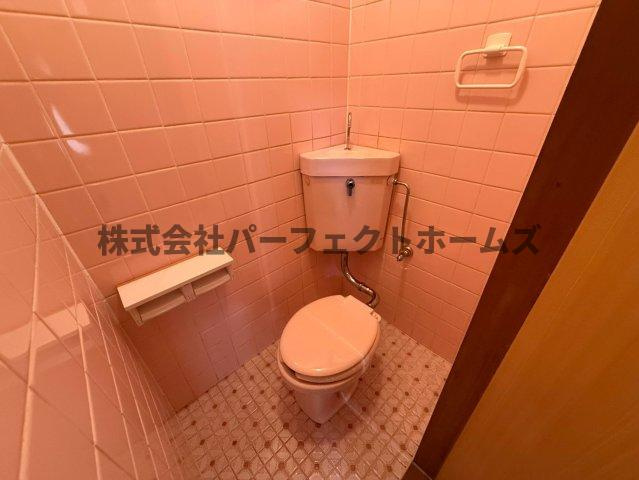 津田東町1丁目戸建　賃貸のトイレ|清潔感のあるトイレです