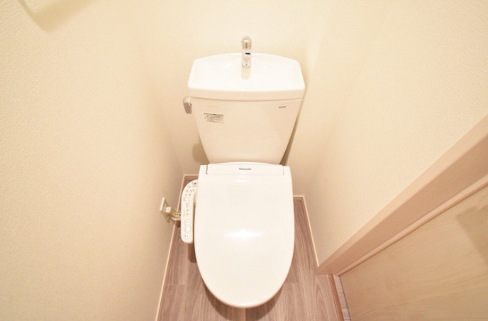 alba LeafⅡ【キャッシュバック対象物件】のトイレ|落ち着いたトイレです