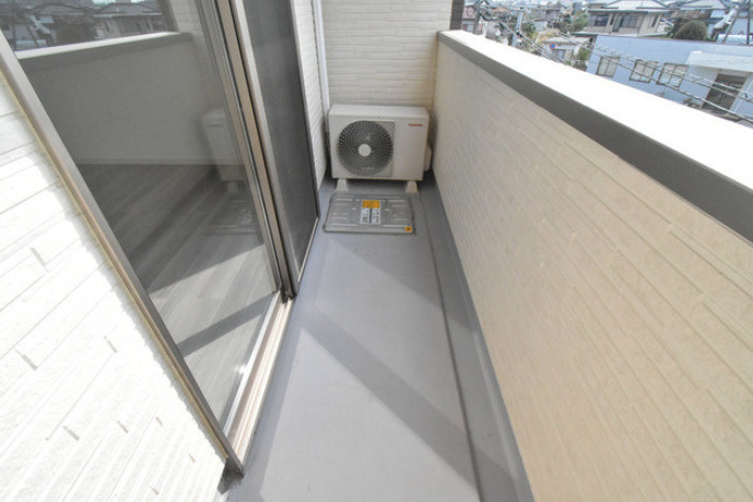 alba LeafⅡ【キャッシュバック対象物件】のバルコニー|落ち着いた時間を過ごせるバルコニーです