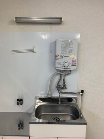 深山ビルの独立洗面台