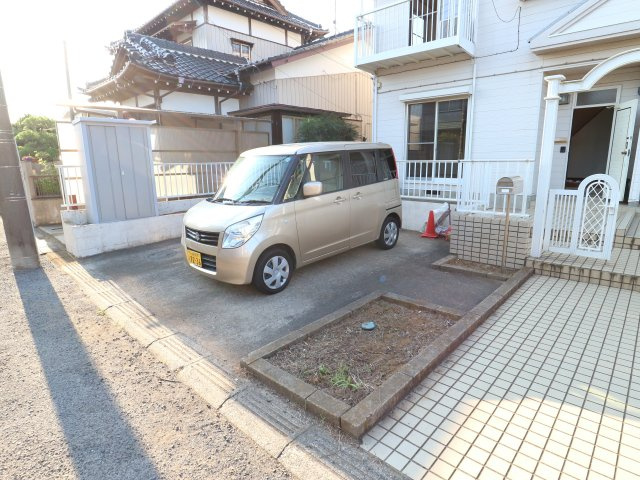 旭ルーミー取手３番館の駐車場