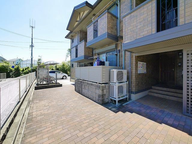 グレイス西大寺のエントランス|建物の内部です